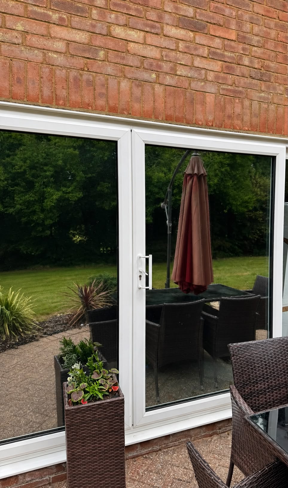 Reflective one-way window film giving a mirror finish on the outside of a home